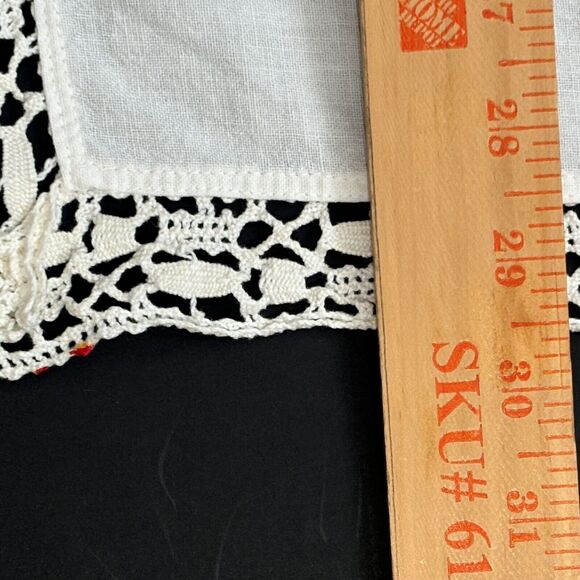 Crochet Lace Edge Dresser Scarf Cottage Core Shabby Decor Granny Vintage - Picture 2 of 3